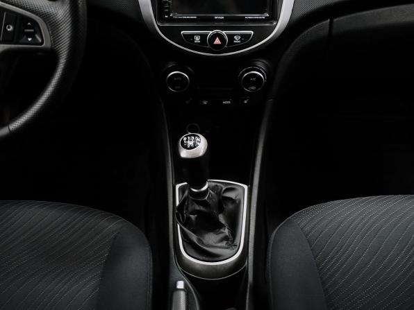 Hyundai Solaris I Рестайлинг с пробегом 2015 года, цена 803 000 рублей, 180800 км, седан, Автокод Объявления