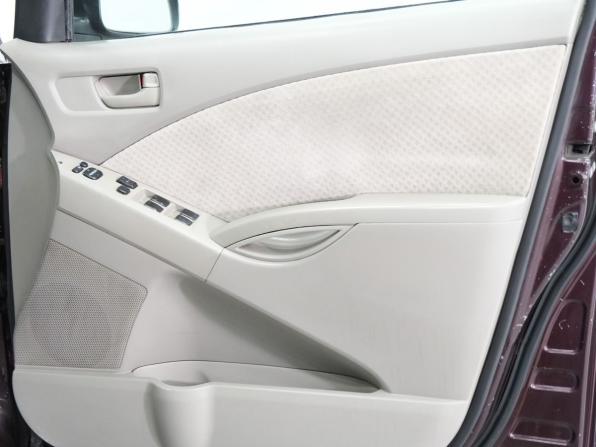 Toyota ISis I с пробегом 2004 года, цена 765 000 рублей, 129915 км, компактвэн, Автокод Объявления