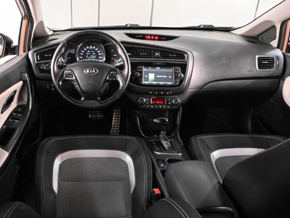 Kia Ceed II Рестайлинг с пробегом 2016 года, цена 1 299 000 рублей, 259058 км, хэтчбек, Автокод Объявления