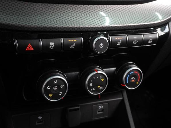 Lada (ВАЗ) Vesta I Рестайлинг (NG) с пробегом 2025 года, цена 1 609 000 рублей, 6718 км, седан, Автокод Объявления