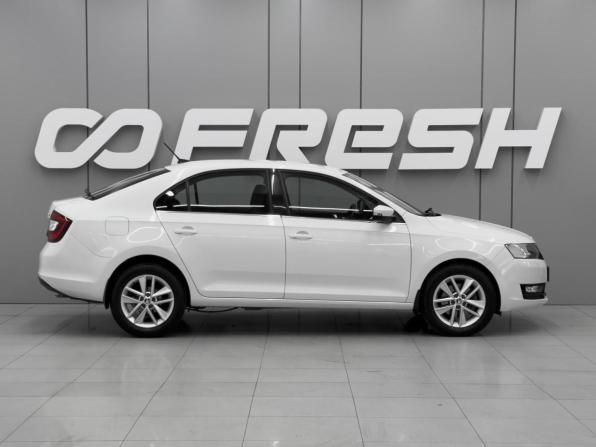 Skoda Rapid I Рестайлинг с пробегом 2017 года, цена 1 330 000 рублей, 184887 км, лифтбек, Автокод Объявления