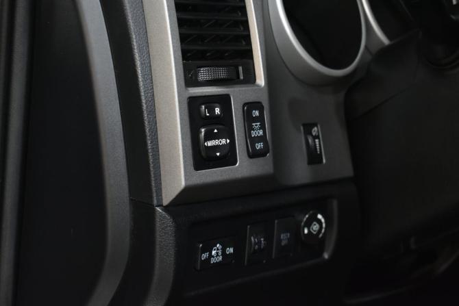 Toyota Tundra II с пробегом 2011 года, цена 2 540 000 рублей, 300000 км, пикап, Автокод Объявления