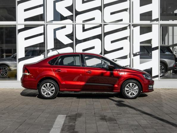 Volkswagen Polo V Рестайлинг с пробегом 2016 года, цена 1 370 000 рублей, 73880 км, седан, Автокод Объявления