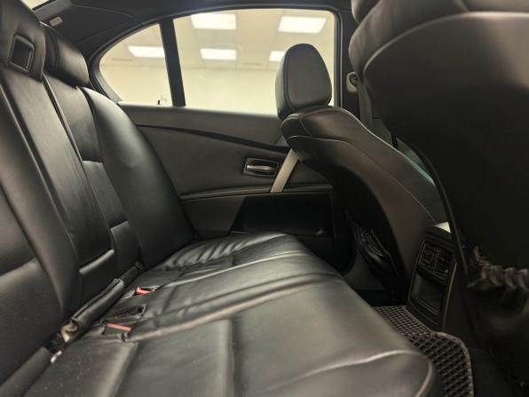 BMW 5 серии V (E60/E61) с пробегом 2004 года, цена 939 000 рублей, 379272 км, седан, Автокод Объявления