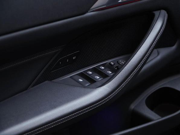 BMW 4 серии G22 G23 G26 с пробегом 2021 года, цена 5 500 000 рублей, 47154 км, кабриолет, Автокод Объявления