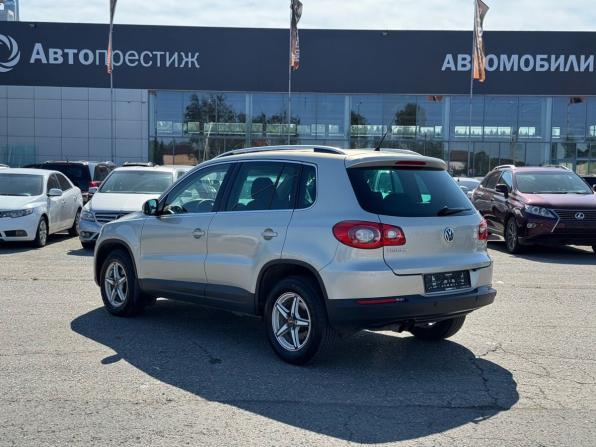 Volkswagen Tiguan I с пробегом 2010 года, цена 929 000 рублей, 237075 км, внедорожник, Автокод Объявления