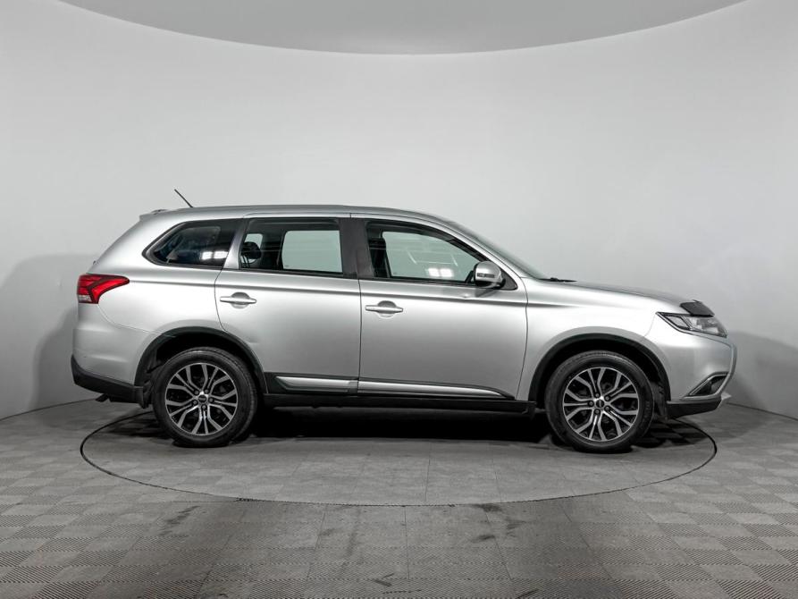 Mitsubishi Outlander III Рестайлинг 2 Санкт-Петербург  - изображение 4
