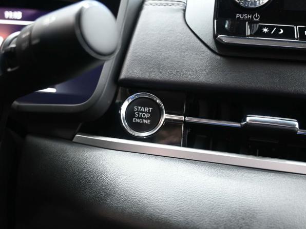 Mitsubishi Outlander IV с пробегом 2022 года, цена 4 249 900 рублей, 45125 км, внедорожник, Автокод Объявления