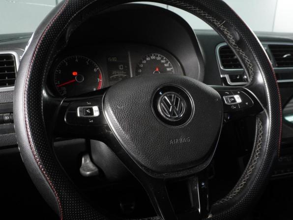 Volkswagen Polo V Рестайлинг с пробегом 2016 года, цена 649 000 рублей, 294668 км, седан, Автокод Объявления