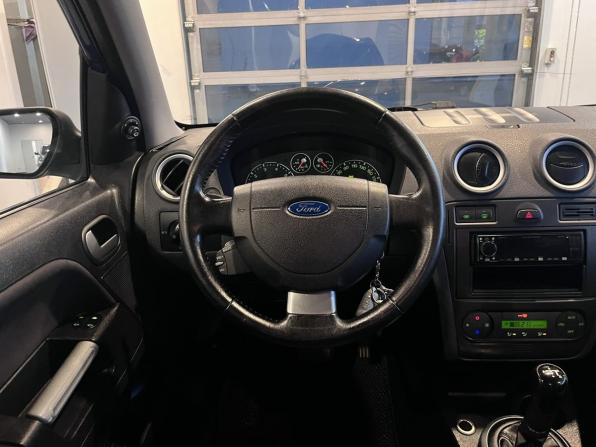 Ford Fusion I Рестайлинг с пробегом 2007 года, цена 365 000 рублей, 177761 км, хэтчбек, Автокод Объявления