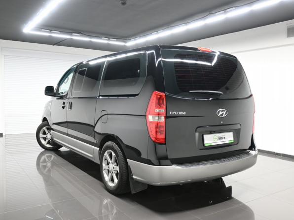 Hyundai H-1 II с пробегом 2013 года, цена 1 845 000 рублей, 211156 км, минивэн, Автокод Объявления