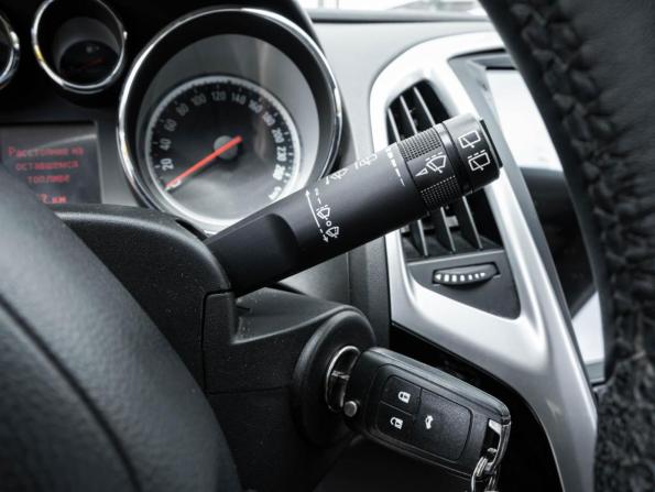 Opel Astra J Рестайлинг с пробегом 2013 года, цена 870 000 рублей, 188554 км, хэтчбек, Автокод Объявления