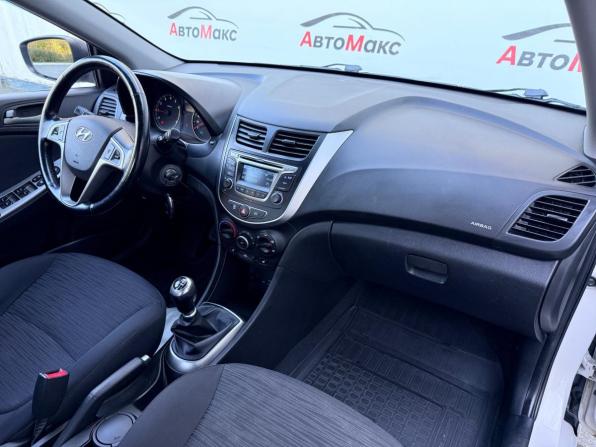 Hyundai Solaris I Рестайлинг с пробегом 2015 года, цена 950 000 рублей, 92745 км, седан, Автокод Объявления