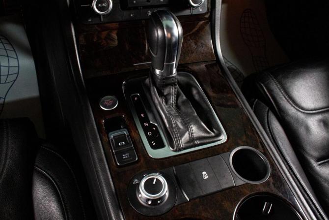 Volkswagen Touareg II с пробегом 2011 года, цена 1 799 000 рублей, 228700 км, внедорожник, Автокод Объявления