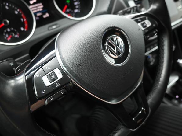 Volkswagen Tiguan II с пробегом 2017 года, цена 2 349 900 рублей, 136801 км, внедорожник, Автокод Объявления