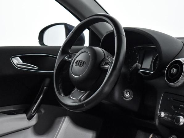 Audi A1 I (8X) с пробегом 2012 года, цена 990 000 рублей, 205901 км, хэтчбек, Автокод Объявления