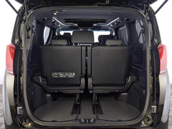 Toyota Alphard III Рестайлинг с пробегом 2018 года, цена 5 300 000 рублей, 70043 км, минивэн, Автокод Объявления