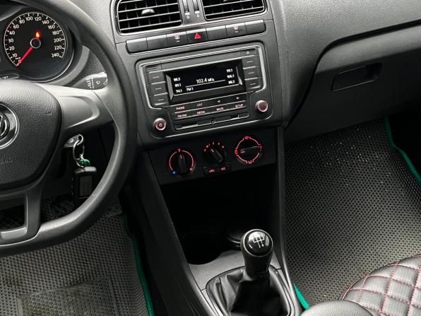 Volkswagen Polo V Рестайлинг с пробегом 2018 года, цена 989 000 рублей, 125673 км, седан, Автокод Объявления