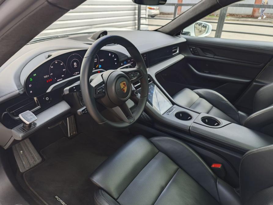 Porsche Taycan I Москва  - изображение 9