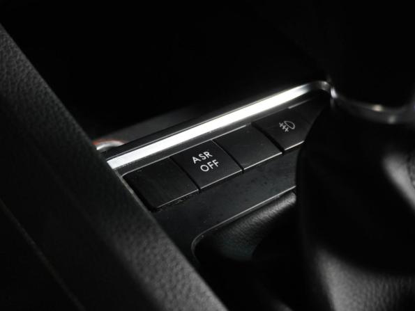 Volkswagen Jetta VI Рестайлинг с пробегом 2015 года, цена 1 049 000 рублей, 186290 км, седан, Автокод Объявления