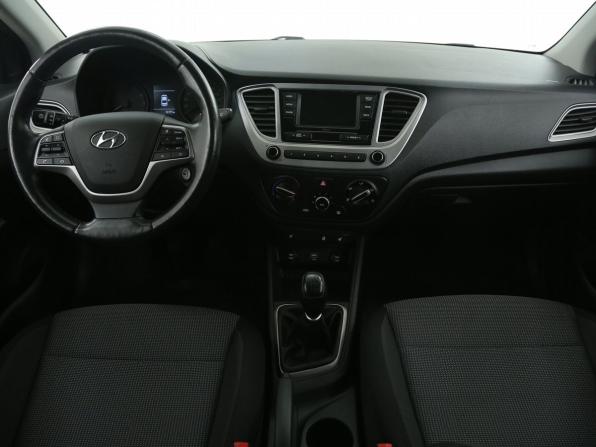 Hyundai Solaris II с пробегом 2019 года, цена 1 400 000 рублей, 36750 км, седан, Автокод Объявления