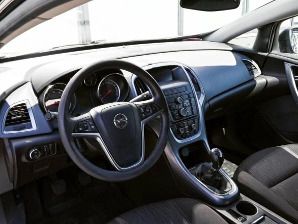 Opel Astra J Рестайлинг с пробегом 2013 года, цена 830 000 рублей, 176500 км, хэтчбек, Автокод Объявления