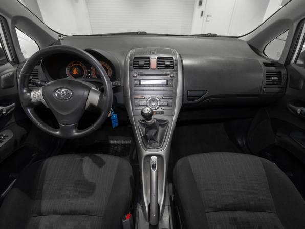 Toyota Auris I с пробегом 2007 года, цена 585 000 рублей, 268218 км, хэтчбек, Автокод Объявления