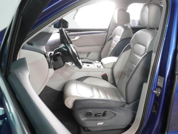 Volkswagen Touareg III с пробегом 2019 года, цена 4 949 000 рублей, 134236 км, внедорожник, Автокод Объявления