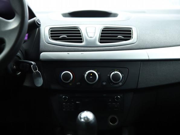 Renault Fluence I Рестайлинг с пробегом 2013 года, цена 590 000 рублей, 206455 км, седан, Автокод Объявления