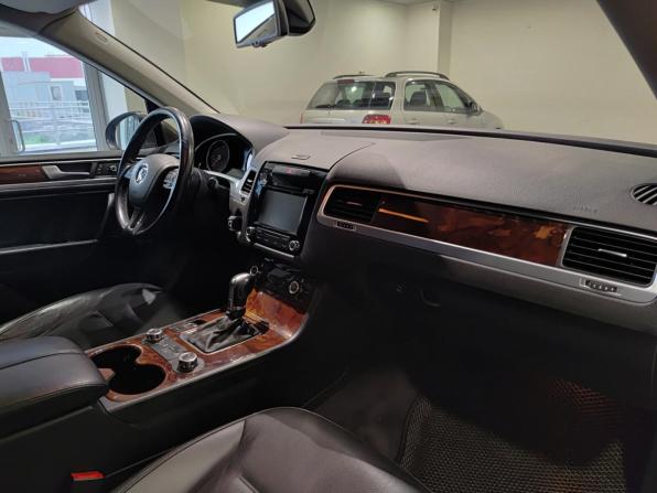 Volkswagen Touareg II с пробегом 2011 года, цена 1 870 000 рублей, 326490 км, внедорожник, Автокод Объявления