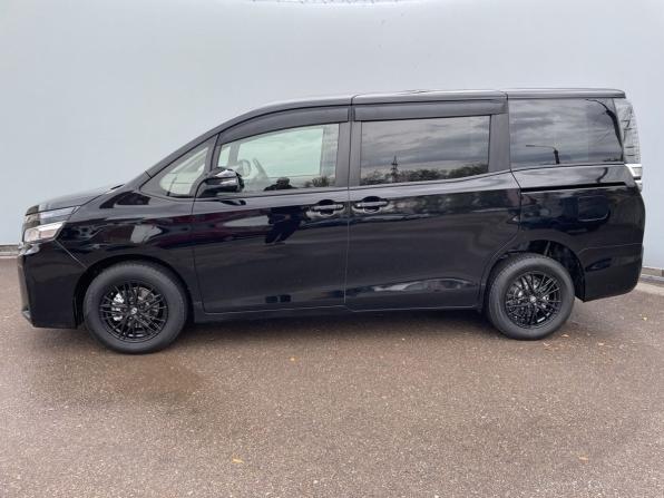 Toyota Voxy III (R80) Рестайлинг с пробегом 2018 года, цена 2 525 000 рублей, 88990 км, минивэн, Автокод Объявления