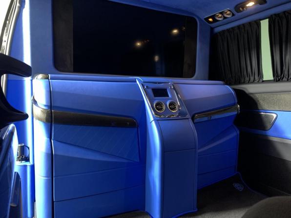 Mercedes-Benz V-Класс III (W447) Рестайлинг с пробегом 2022 года, цена 14 500 000 рублей, 43 км, минивэн, Автокод Объявления