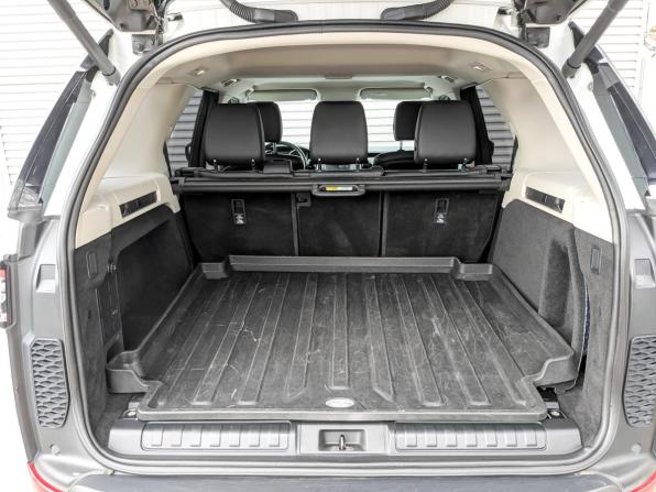 Land Rover Discovery V с пробегом 2017 года, цена 3 725 000 рублей, 145371 км, внедорожник, Автокод Объявления