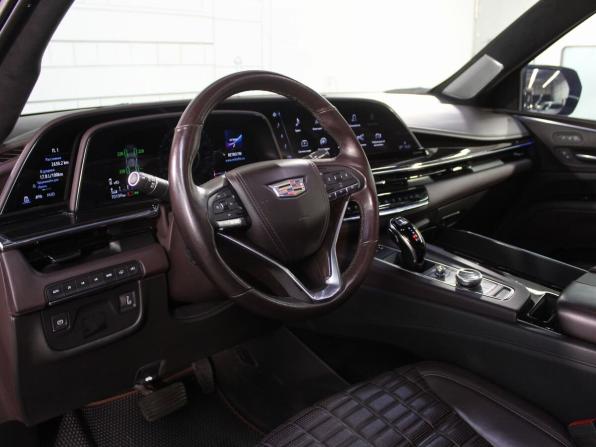 Cadillac Escalade V с пробегом 2022 года, цена 10 950 000 рублей, 70101 км, внедорожник, Автокод Объявления