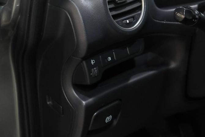 Kia Carens II (UN) с пробегом 2009 года, цена 630 000 рублей, 172048 км, минивэн, Автокод Объявления