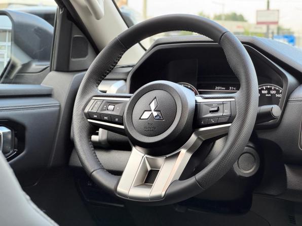 Mitsubishi L200 VI с пробегом 2025 года, цена 5 300 000 рублей, 10 км, пикап, Автокод Объявления