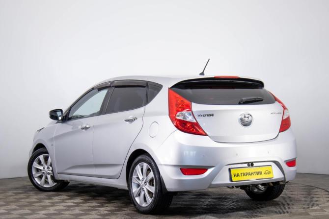 Hyundai Solaris I с пробегом 2012 года, цена 899 000 рублей, 192356 км, хэтчбек, Автокод Объявления
