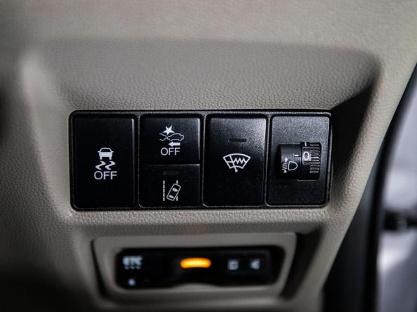 Honda Stepwgn V Рестайлинг с пробегом 2018 года, цена 2 110 000 рублей, 108860 км, минивэн, Автокод Объявления
