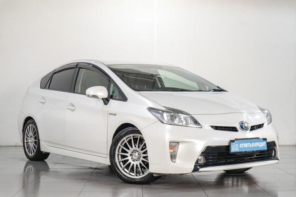 Toyota Prius III Рестайлинг (XW30) Челябинск  - изображение 1