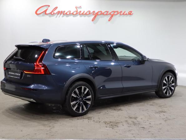 Volvo V60 Cross Country II с пробегом 2024 года, цена 6 350 000 рублей, 26500 км, универсал, Автокод Объявления