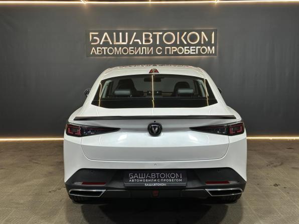 Changan Lamore с пробегом 2023 года, цена 2 370 000 рублей, 7555 км, седан, Автокод Объявления