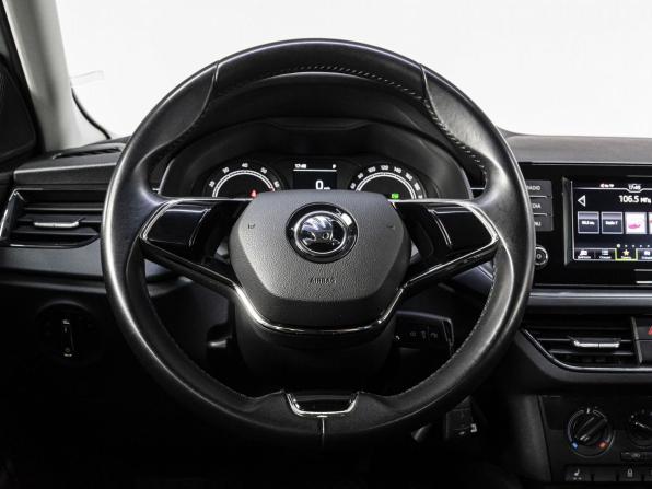 Skoda Rapid II с пробегом 2021 года, цена 1 690 000 рублей, 39102 км, лифтбек, Автокод Объявления