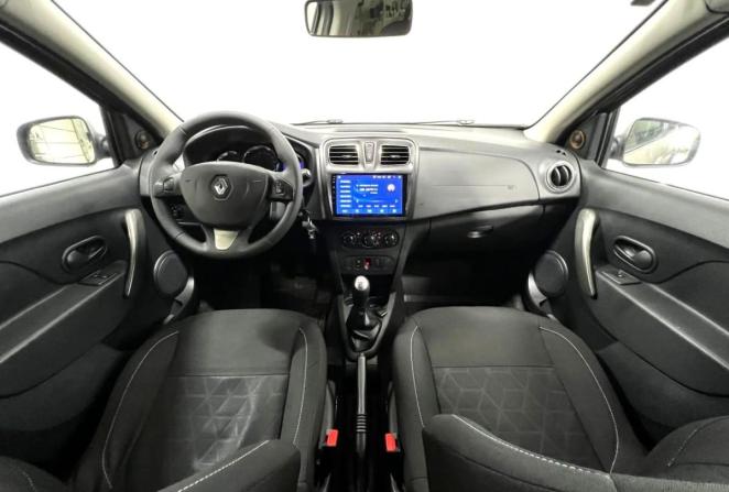Renault Sandero II с пробегом 2018 года, цена 925 000 рублей, 165716 км, хэтчбек, Автокод Объявления