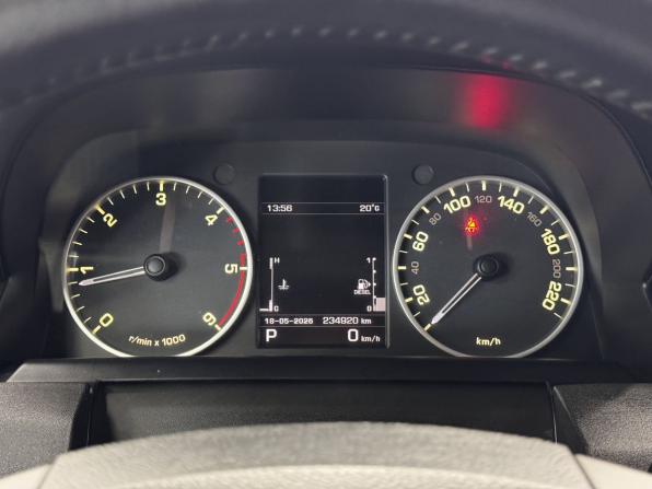 Land Rover Discovery IV Рестайлинг с пробегом 2013 года, цена 2 120 000 рублей, 234522 км, внедорожник, Автокод Объявления