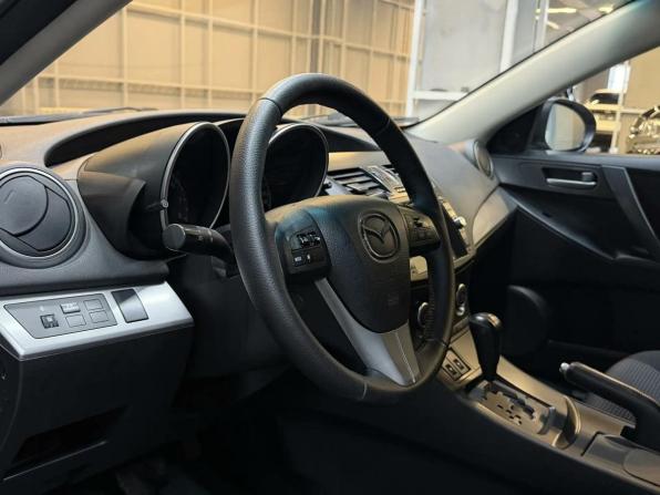 Mazda 3 II (BL) Рестайлинг с пробегом 2012 года, цена 927 000 рублей, 198500 км, седан, Автокод Объявления