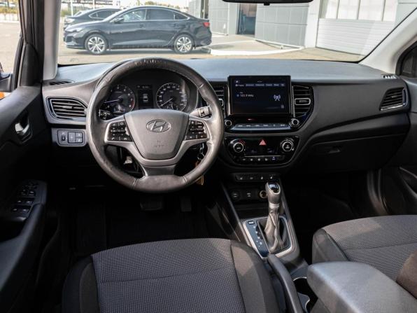 Hyundai Solaris II Рестайлинг с пробегом 2021 года, цена 1 465 000 рублей, 131255 км, седан, Автокод Объявления
