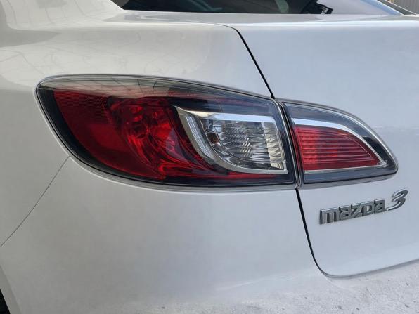 Mazda 3 II (BL) Рестайлинг с пробегом 2013 года, цена 857 000 рублей, 209856 км, седан, Автокод Объявления
