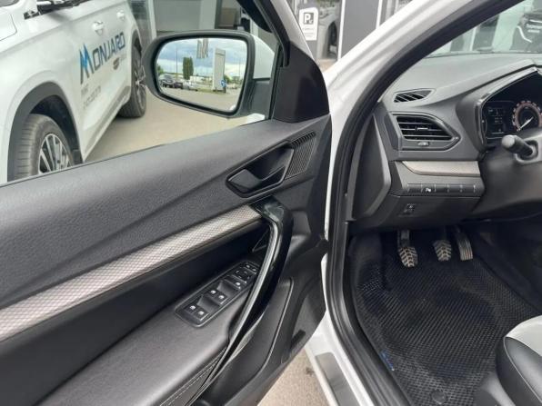 Lada (ВАЗ) Vesta I Рестайлинг (NG) с пробегом 2023 года, цена 1 228 000 рублей, 27121 км, седан, Автокод Объявления