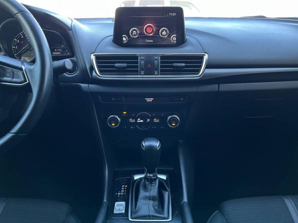 Mazda 3 III (BM) Рестайлинг с пробегом 2019 года, цена 1 570 000 рублей, 95069 км, седан, Автокод Объявления