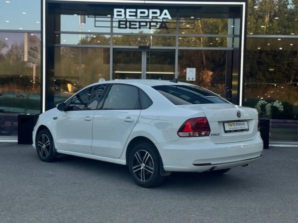 Volkswagen Polo V Рестайлинг с пробегом 2018 года, цена 910 000 рублей, 176098 км, седан, Автокод Объявления
